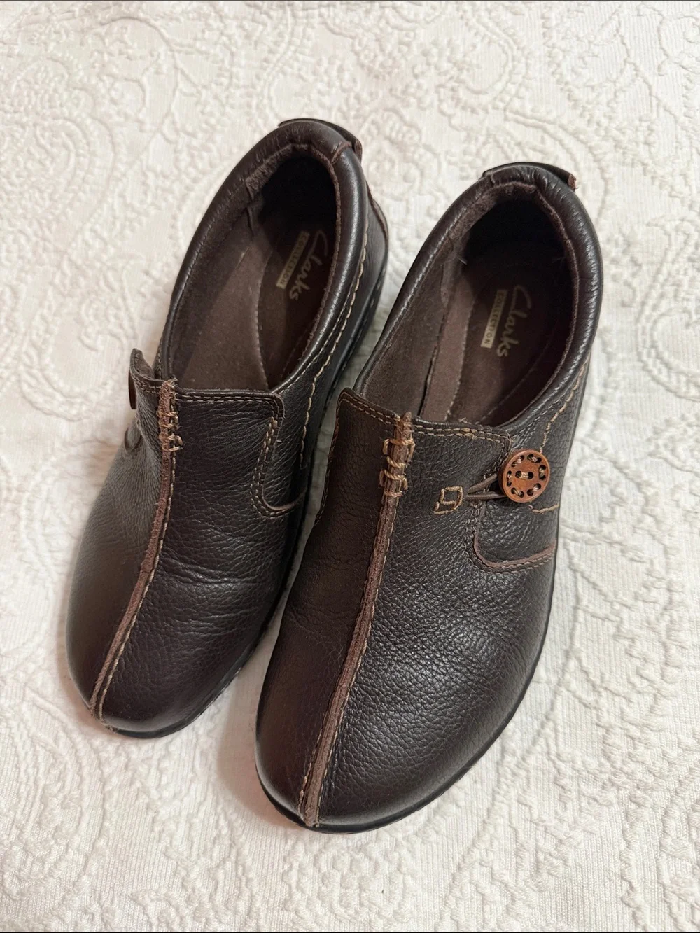 Clarks Collection Size 6.5M Dark Brown Leather Loafers with Button Accent
